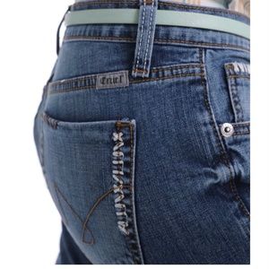 Cruel Girl boyfriend cut